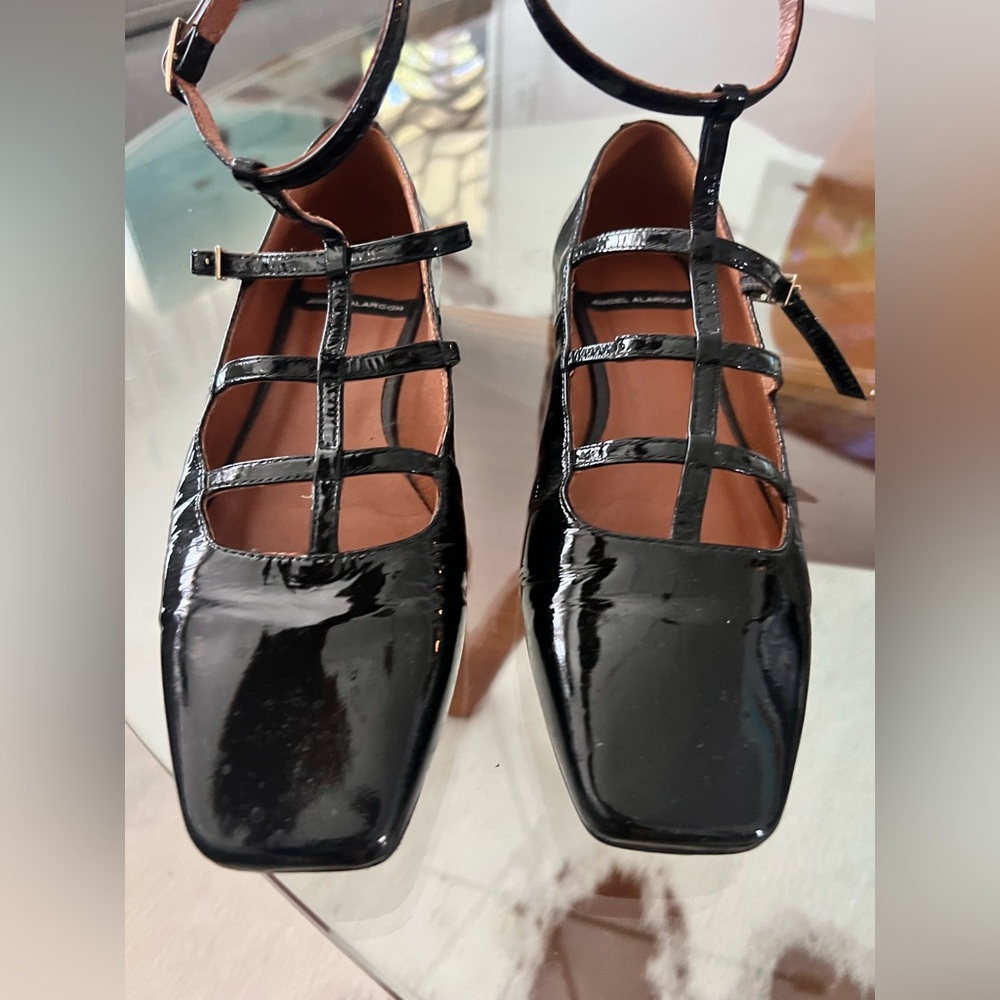 Angel Alarcon Black Patent Leather Women's Shoes. Made in Spain.